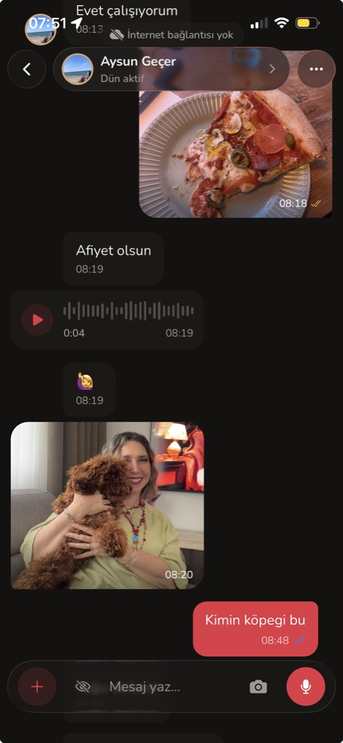 Realtime chat with another user: photos of pizza, an Afiyet olsun message, a voice note, and a photo of the user's dog.